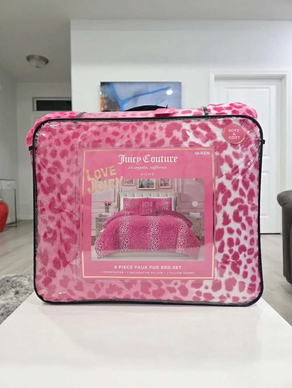 Juicy Couture QUEEN 4 Piece Pink Leopard Faux Fur Comforter Set New Viral